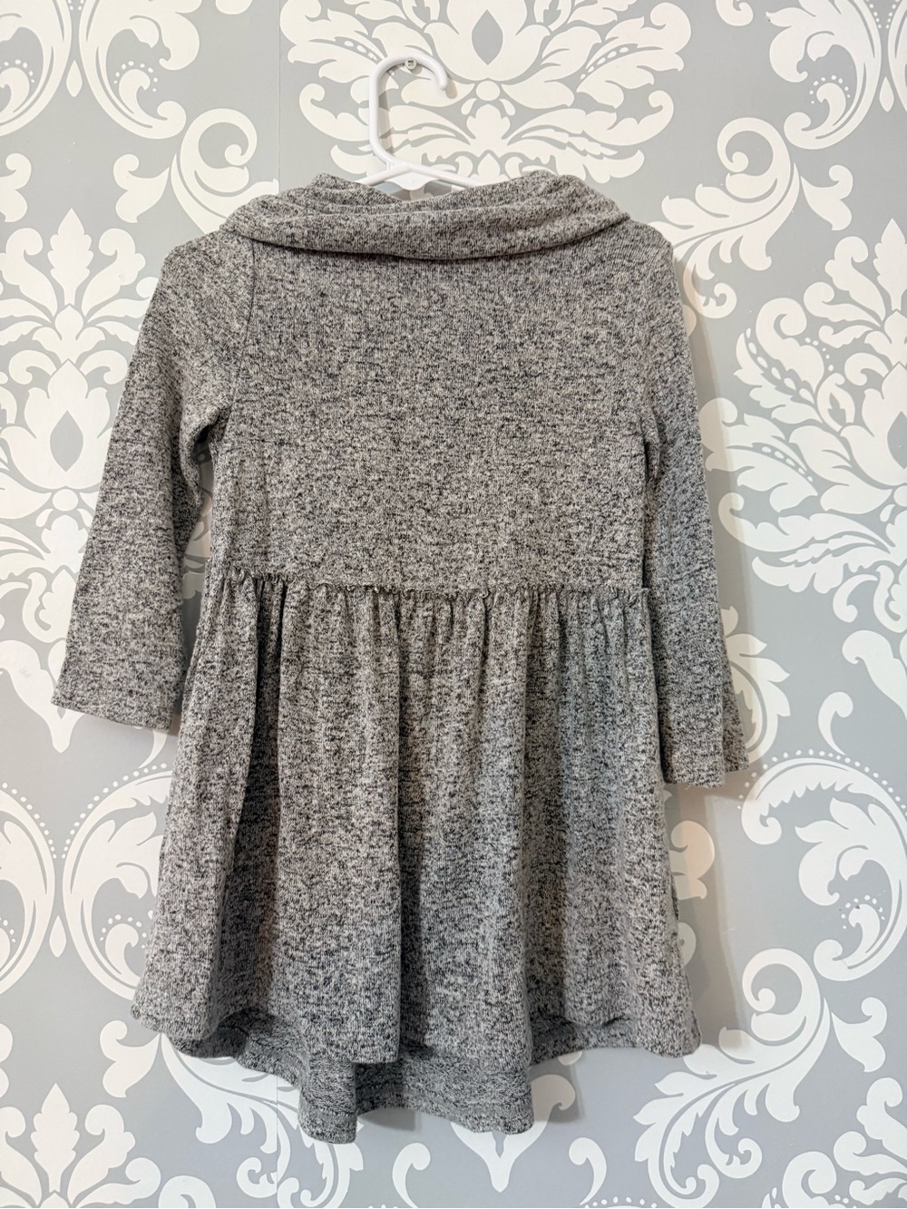 💫4/$25 • Old Navy Heather Gray Knit Long Sleeve Gathered Waist Dress